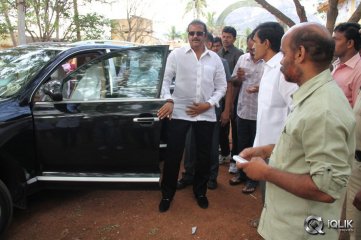 Mohan Babu Family Casts Vote 2014